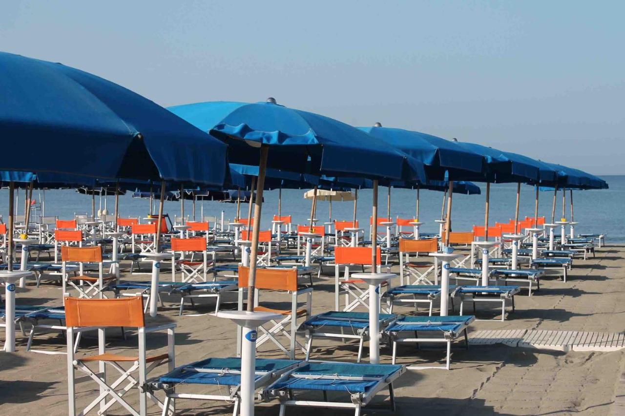 La Conchiglia A Marina Lägenhet Marina Di Carrara Exteriör bild