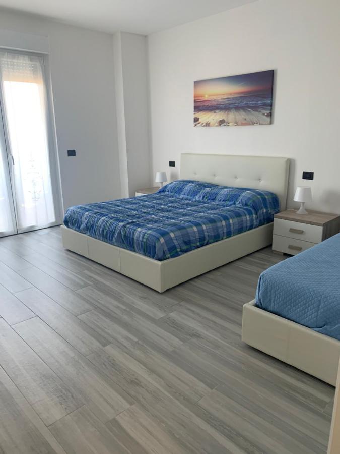 La Conchiglia A Marina Lägenhet Marina Di Carrara Exteriör bild