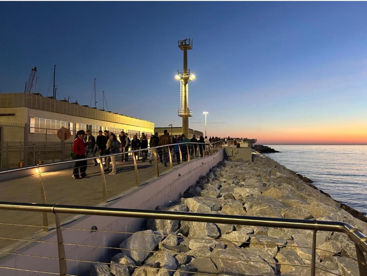 La Conchiglia A Marina Lägenhet Marina Di Carrara Exteriör bild