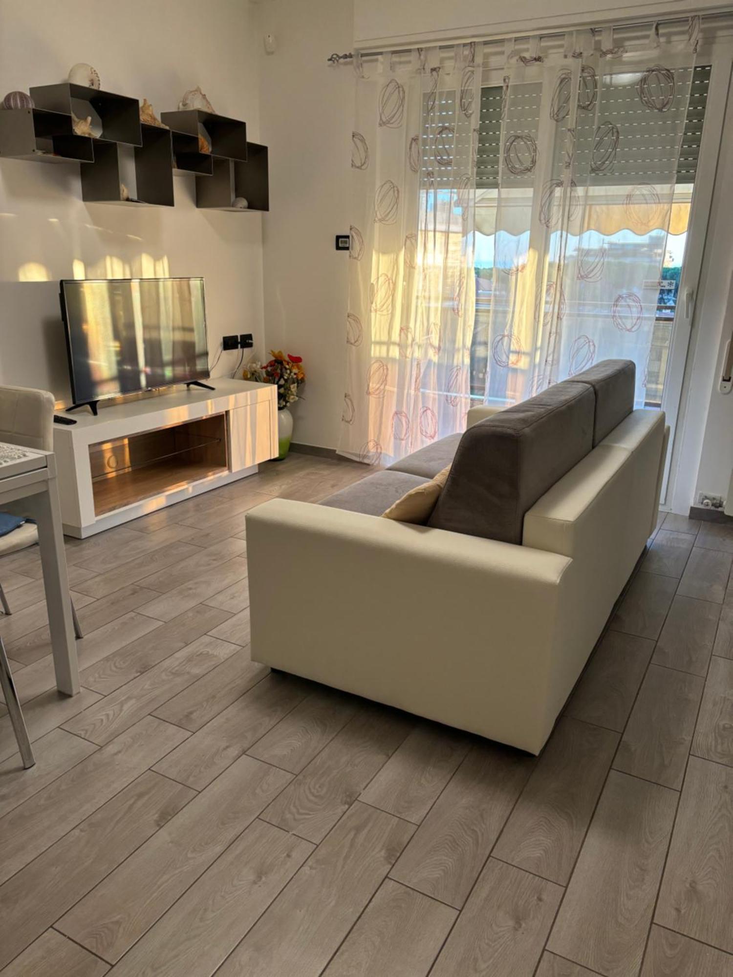 La Conchiglia A Marina Lägenhet Marina Di Carrara Exteriör bild
